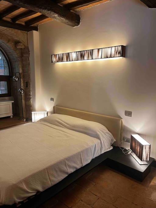 Medieval Tower In Umbria With Swimming Pool Montelagello Exterior foto