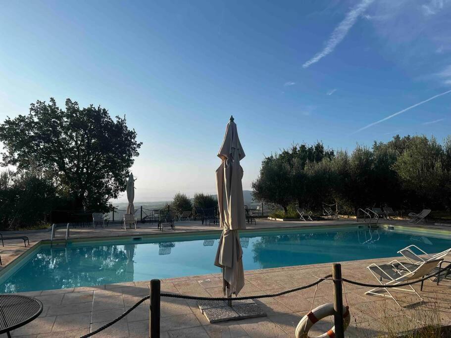 Medieval Tower In Umbria With Swimming Pool Montelagello Exterior foto